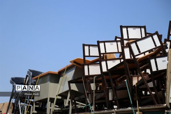 مراسم توزیع اقلام ویژه مدارس حاشیه شهر در قالب کاروان امید