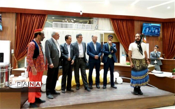 برگزاری مراسم تقدیر از دبیران دبیرستان شهید رمضانخانی