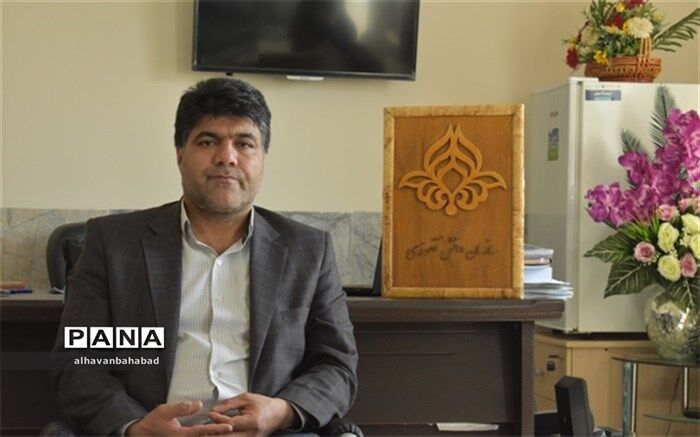 مدیرآموزش وپرورش بهاباد: 1270نفردانش آموز پیشتاز پسرودخترو 49 مربی درسازمان دانش آموزی بهاباد فعالیت دارند
