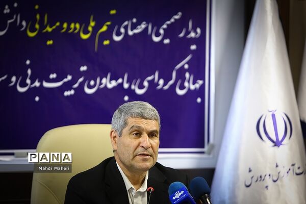 دیدار  تیم دوومیدانی دانش‌آموزی اعزامی به مسابقات جهانی با معاون تربیت بدنی آموزش و پرورش