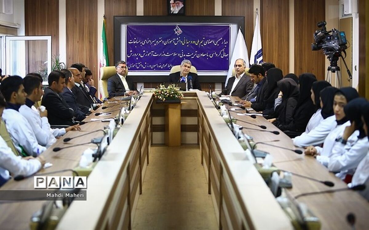 دانش‌آموزان تیم دو و میدانی اعزامی به مسابقات جهانی کرواسی بدرقه شدند