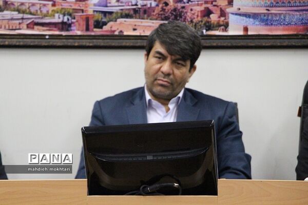 دیدار منتخبان پیشتاز استان با استاندار یزد
