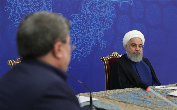 همه نیروهای انقلاب متحد باشند و دست در دست یکدیگر بدهند