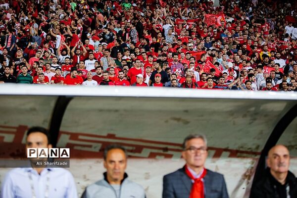 دیدار تیم‌های پرسپولیس و ماشین سازی تبریز