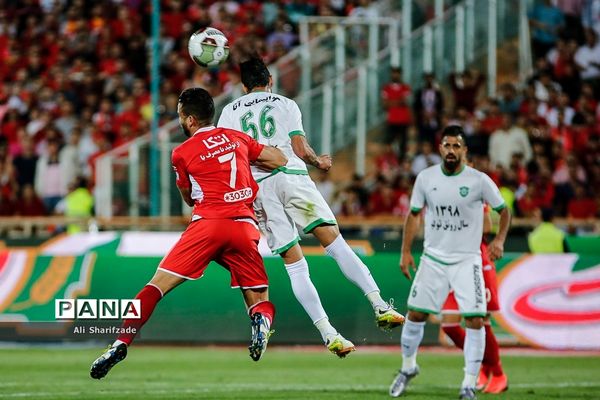 دیدار تیم‌های پرسپولیس و ماشین سازی تبریز