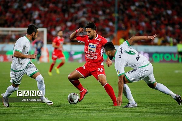 دیدار تیم‌های پرسپولیس و ماشین سازی تبریز