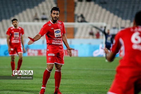 دیدار تیم‌های پرسپولیس و ماشین سازی تبریز