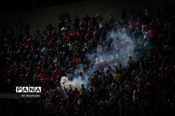 دیدار تیم‌های پرسپولیس و ماشین سازی تبریز