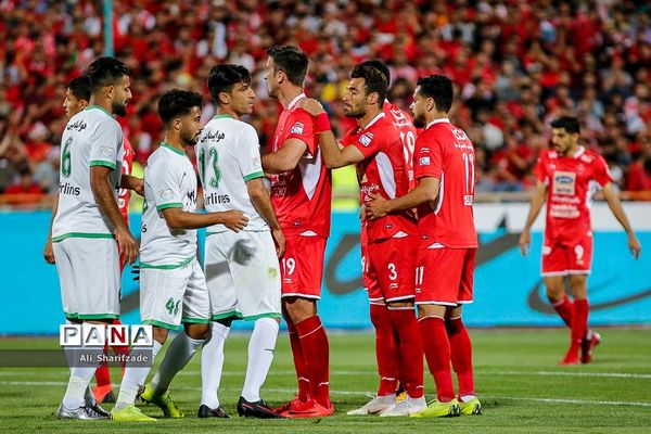 دیدار تیم‌های پرسپولیس و ماشین سازی تبریز