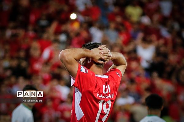 دیدار تیم‌های پرسپولیس و ماشین سازی تبریز