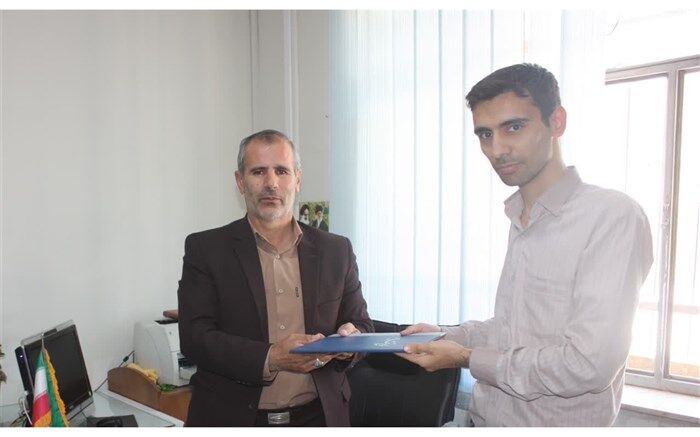 از کارشناس روابط عمومی اداره آموزش و پرورش شهرستان ماهنشان تجلیل شد