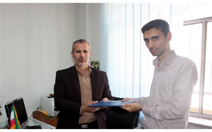 از کارشناس روابط عمومی اداره آموزش و پرورش شهرستان ماهنشان تجلیل شد