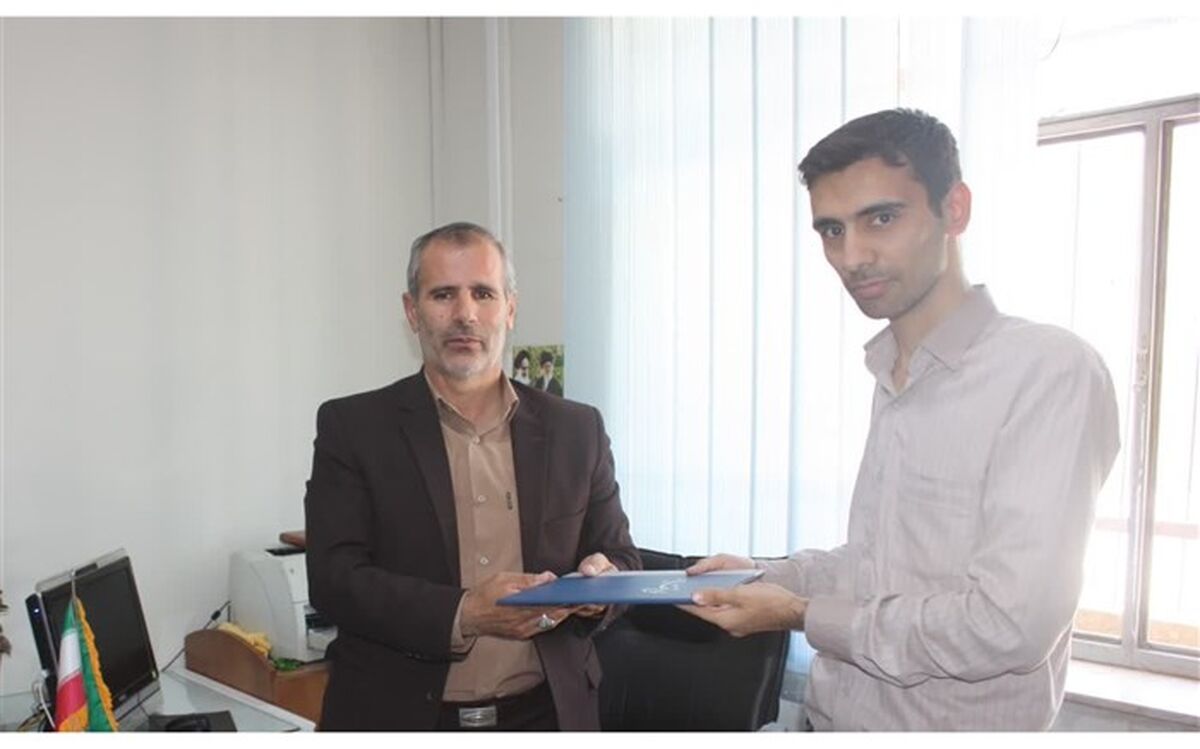 از کارشناس روابط عمومی اداره آموزش و پرورش شهرستان ماهنشان تجلیل شد
