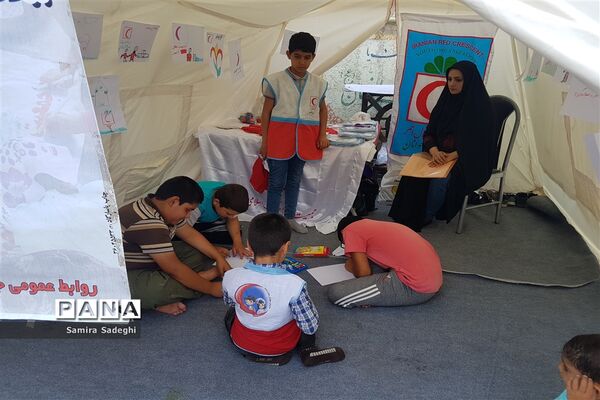 کاروان سلامت جمعیت هلال احمر پاکدشت در روستای قرمز تپه