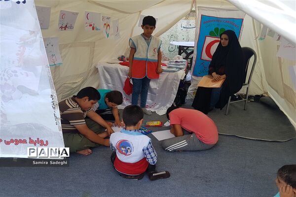 کاروان سلامت جمعیت هلال احمر پاکدشت در روستای قرمز تپه