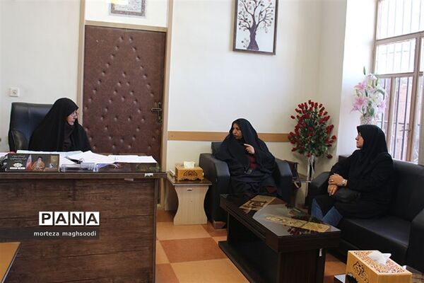 جلسه کارگروه استانی طرح و ساماندهی لباس فرم دانش آموزی