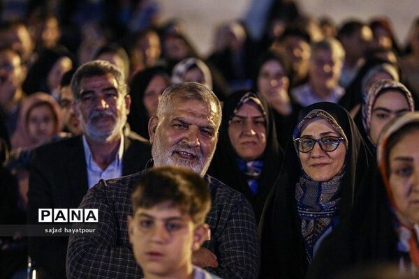 جشن بزرگ خانوادگی شب‌های فیروزه‌ایی