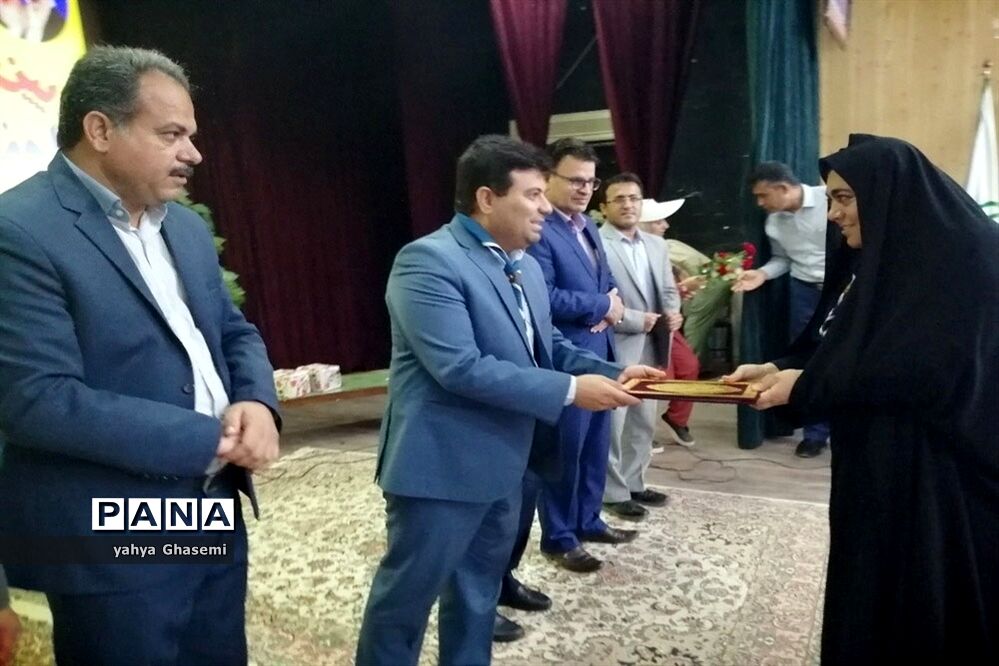 تجلیل از مربیان و یاورمربیان  سازمان دانش‌آموزی منطقه شبانکاره
