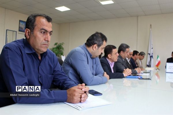 جلسه کار گروه استانی لباس فرم دانش آموزی استان بوشهر