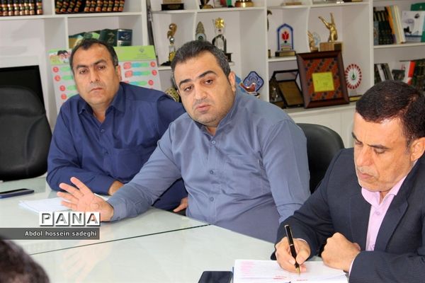 جلسه کار گروه استانی لباس فرم دانش آموزی استان بوشهر