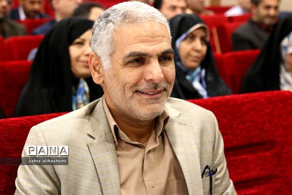 پنجمین دوره نشست ترویج گفتمان تحول آفرین با موضوع اهداف دوره تحصیلی در منطقه11