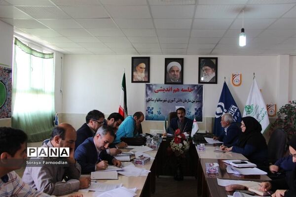 جلسه هم‌اندیشی  مدیر سازمان دانش‌آموزی خراسان شمالی  با مسئولان شهرستانها