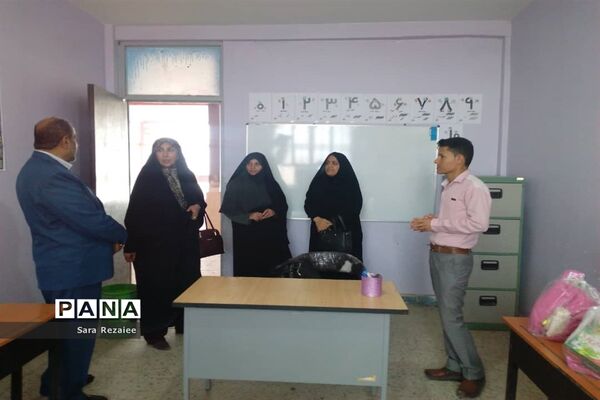 ارسال و توزیع کمک‌های کارشناس مسئول اموربانوان آموزش و پرورش خوزستان