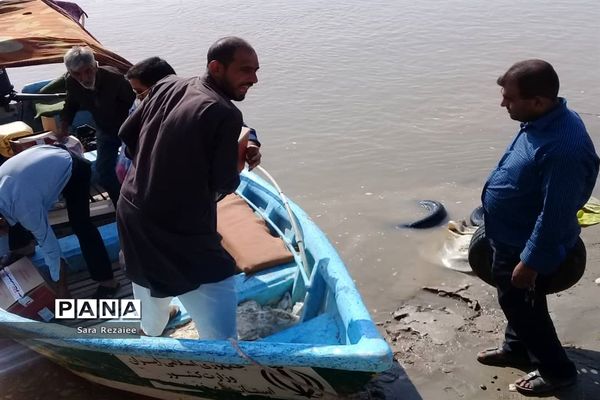 ارسال و توزیع کمک‌های کارشناس مسئول اموربانوان آموزش و پرورش خوزستان