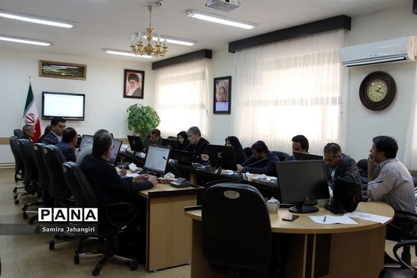 اولین جلسه کارگروه طرح ساماندهی‌‌، نظارت و مدیریت برتهیه و توزیع لباس فرم دانش‌آموزان