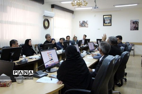 اولین جلسه کارگروه طرح ساماندهی‌‌، نظارت و مدیریت برتهیه و توزیع لباس فرم دانش‌آموزان