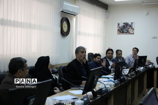 اولین جلسه کارگروه طرح ساماندهی‌‌، نظارت و مدیریت برتهیه و توزیع لباس فرم دانش‌آموزان
