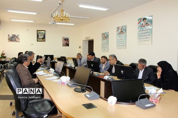 اولین جلسه کارگروه طرح ساماندهی‌‌، نظارت و مدیریت برتهیه و توزیع لباس فرم دانش‌آموزان
