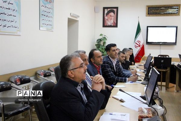 اولین جلسه کارگروه طرح ساماندهی‌‌، نظارت و مدیریت برتهیه و توزیع لباس فرم دانش‌آموزان