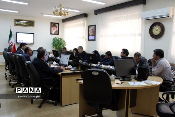 اولین جلسه کارگروه طرح ساماندهی‌‌، نظارت و مدیریت برتهیه و توزیع لباس فرم دانش‌آموزان