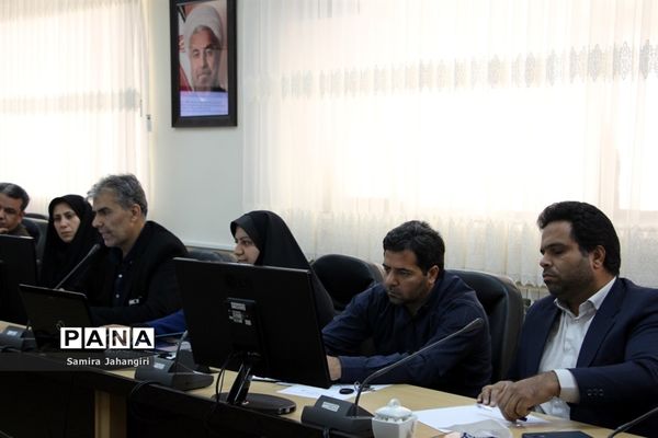 اولین جلسه کارگروه طرح ساماندهی‌‌، نظارت و مدیریت برتهیه و توزیع لباس فرم دانش‌آموزان