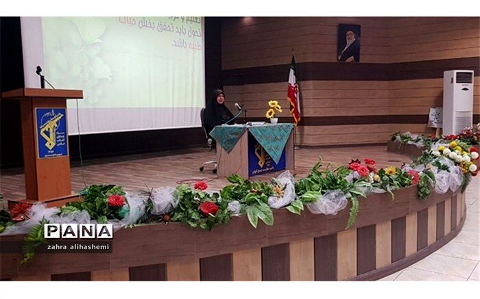 دواری: مدیر  موتور محرکه مدرسه است