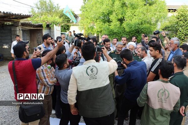 بازدید معاون وزیر کشور  و فرمانده سازمان بسیج مستضعفین کشور ازمناطق‌سیل‌زده سیمرغ