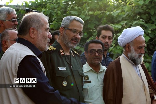 بازدید معاون وزیر کشور  و فرمانده سازمان بسیج مستضعفین کشور ازمناطق‌سیل‌زده سیمرغ