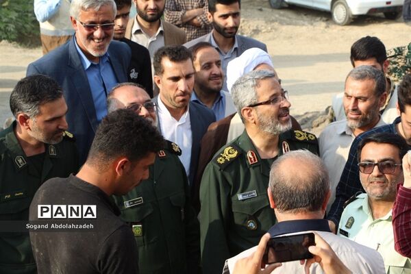 بازدید معاون وزیر کشور  و فرمانده سازمان بسیج مستضعفین کشور ازمناطق‌سیل‌زده سیمرغ