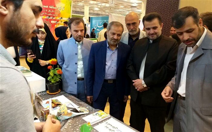 بازدید معاون فرهنگی و‌ پرورشی وزیر آموزش و پرورش از نمایشگاه قرآن کریم