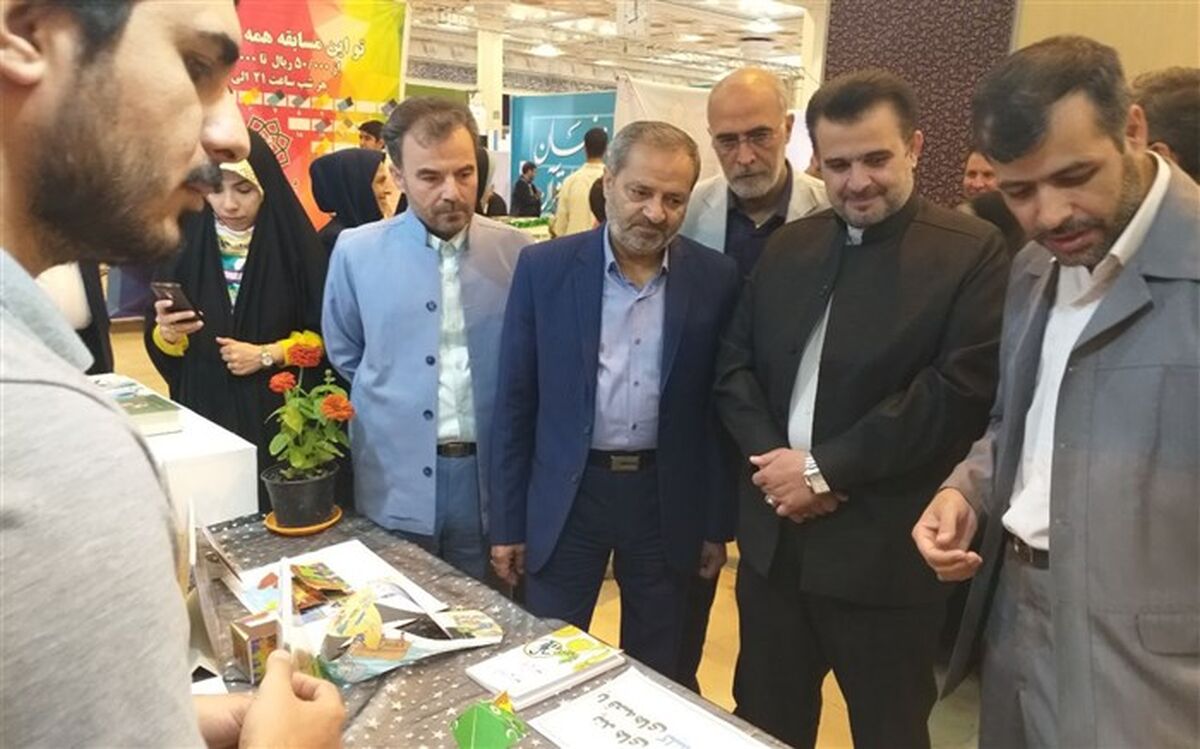 بازدید معاون فرهنگی و‌ پرورشی وزیر آموزش و پرورش از نمایشگاه قرآن کریم