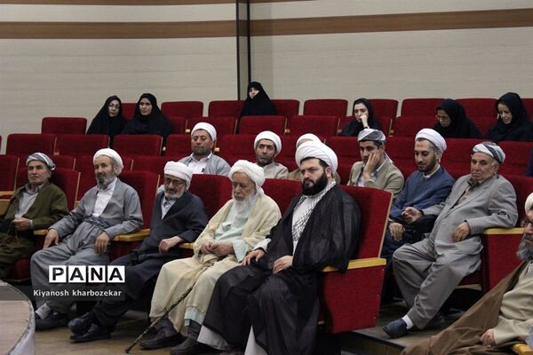 نشست آیین روزه‌داری و فرهنگ اقوام و ادیان آذربایجان غربی