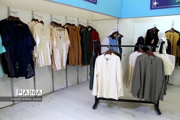 نمایشگاه مد و لباس ایرانی در پل طبیعت تهران