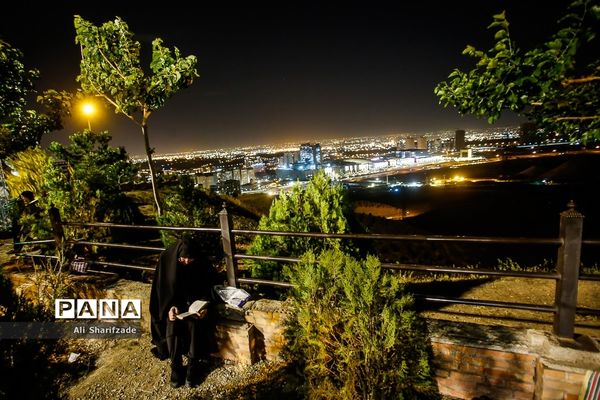 مراسم احیا شب نوزدهم ماه مبارک رمضان در مقبره الشهدای چیتگر