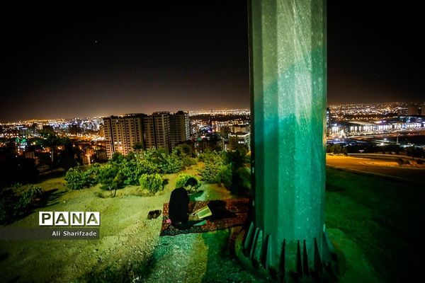 مراسم احیا شب نوزدهم ماه مبارک رمضان در مقبره الشهدای چیتگر