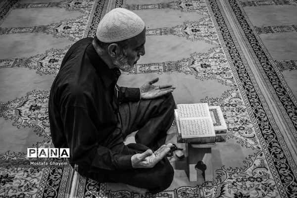 مراسم احیا شب نوزدهم ماه مبارک رمضان در مصلای آبادان