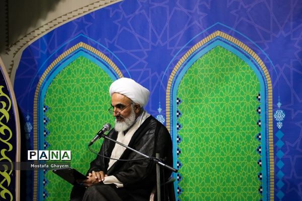 مراسم احیا شب نوزدهم ماه مبارک رمضان در مصلای آبادان