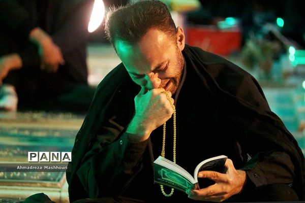 مراسم شب اول قدر در گلزار شهدای وادی رحمت تبریز