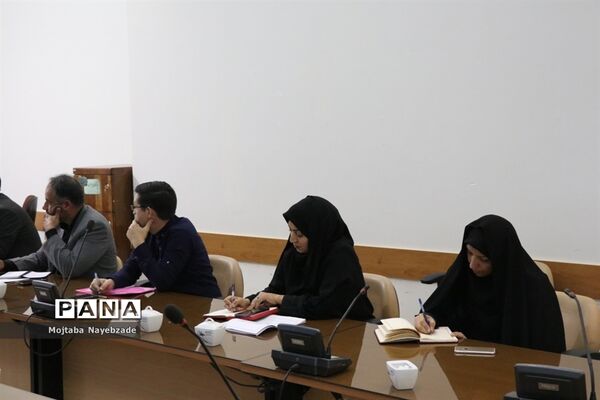 کمیته نظارت ساماندهی لباس فرم  دانش‌آموزان خراسان رضوی