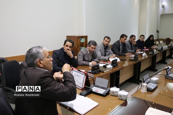 کمیته نظارت ساماندهی لباس فرم  دانش‌آموزان خراسان رضوی